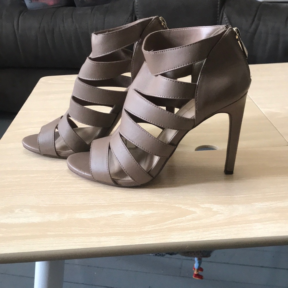Heels - Picture 3 of 5